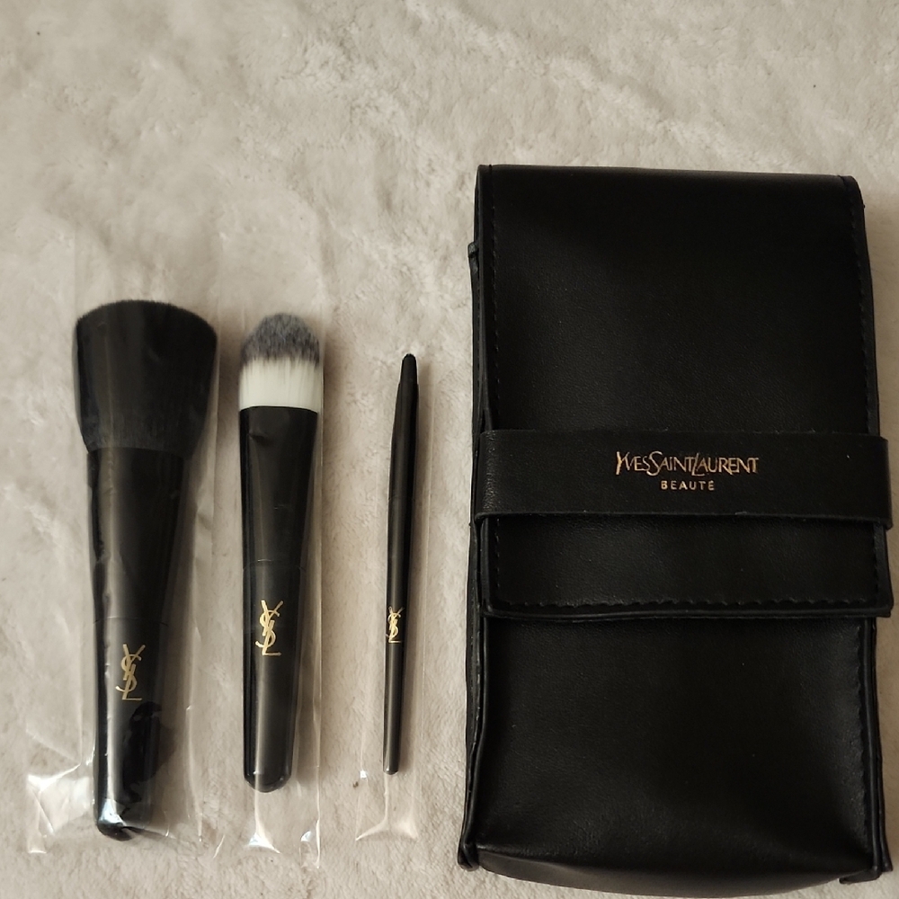 **SOLD** NEW Yves Saint Laurent Black Brush Holder with Brushes